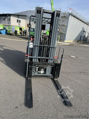 Stapler 3t  4,8m Seitenschieber Mima MK 30