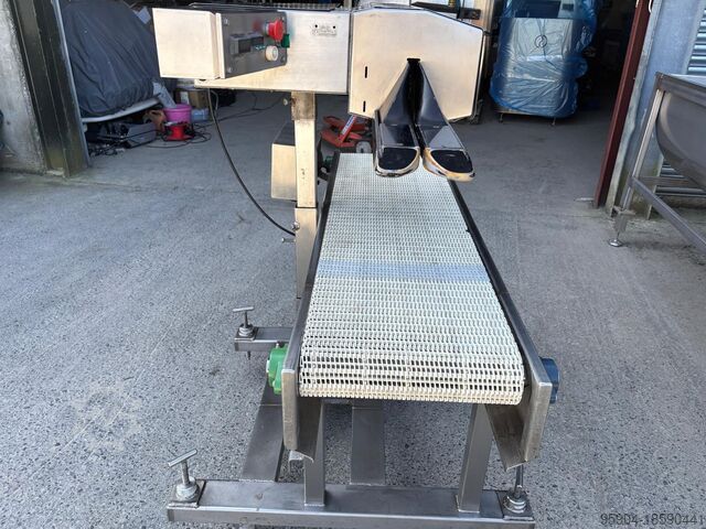Conveyor belt Saxon Bag Sealer With Conveyor 