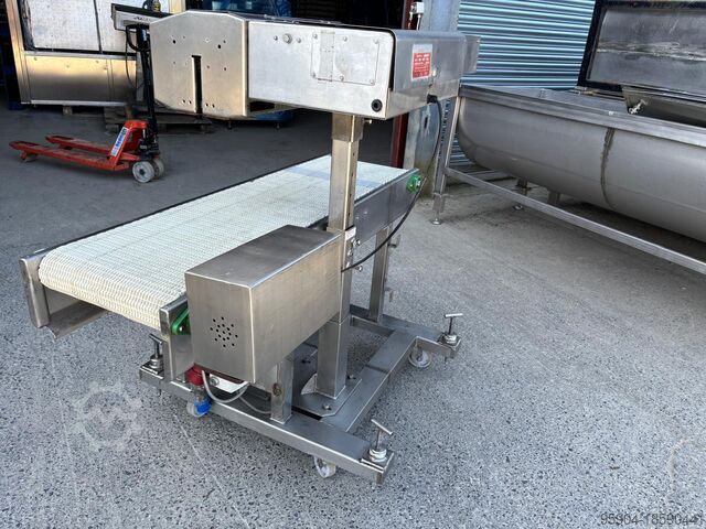 Conveyor belt Saxon Bag Sealer With Conveyor 