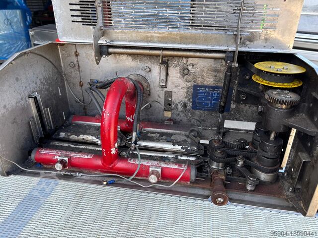Conveyor belt Saxon Bag Sealer With Conveyor 