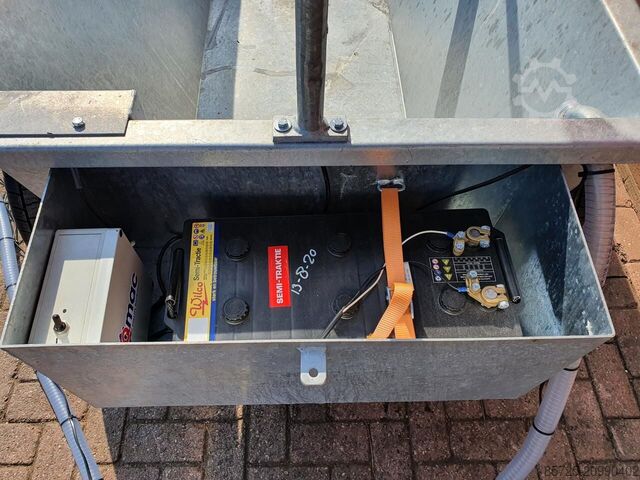 Feeder  Zonnedrinkbak 900 L  grootvee - Nieuw