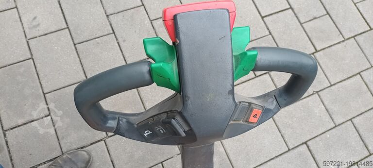 Pallet Stackers Jungheinrich EJC16 Triplex