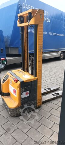 Pallet Stackers Jungheinrich EJC16 Triplex