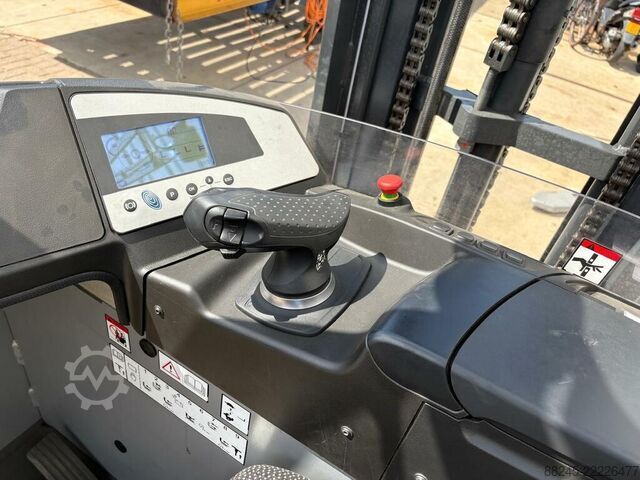 VS-22932 Outdoor reach truck Still FMX14SE STILL FMX14SE