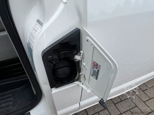 Kleinbus VOLKSWAGEN T5 Kombi 2.0 Tdi Lang 9 Sitze Klima Schiebetür