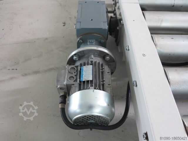 MOTORIZED ROLLER CONVEYOR ON THE GROUND SIRIO 