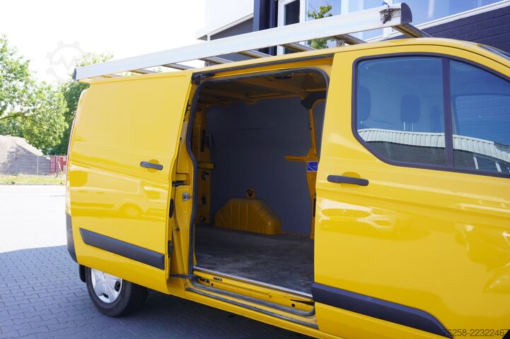 Delivery van Ford Transit Custom 2.0 TDCI 130PK L2 EURO 6 - Airco...