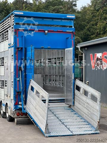 Pferdeanhänger PEZZIOLI RBA31 3.Stock Viehanhänger, Hubdach, Tränke