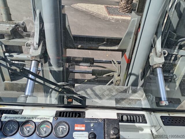 4-wheel forklift Svetruck 1060-30