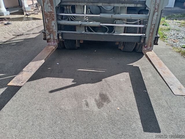 4-wheel forklift Svetruck 1060-30