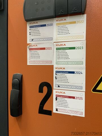 Schweißroboter DALEX / KUKA Spotwelding Cell Robot manipulated