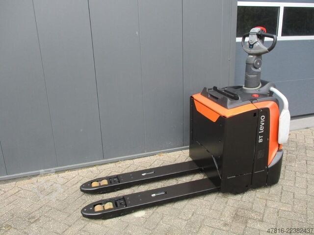 Pallet truck TOYOTA LPE200