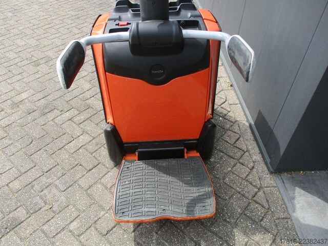 Pallet truck TOYOTA LPE200