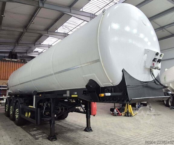 Oxygen, nitrogen gas tank semi-trailer CRYOBASE GmbH gas tank semi-trailer for oxygen
