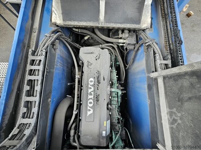 Full-container reach stacker Kalmar DRG450-65S5