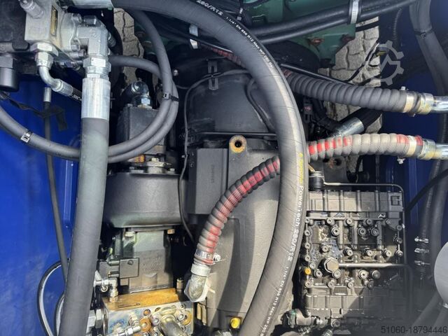 Full-container reach stacker Kalmar DRG420-60S5