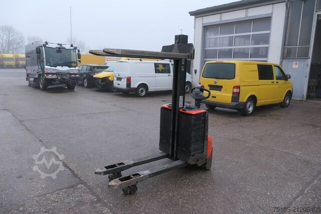 Hochhubwagen bt SWE 080L Batterie 40/2020