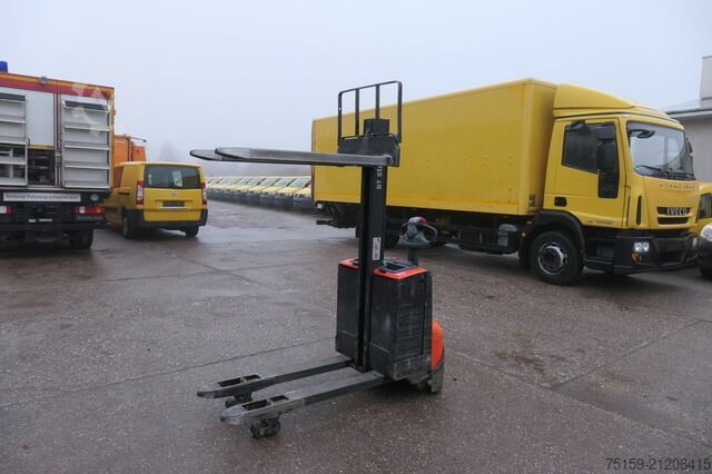 Hochhubwagen bt SWE 080L Batterie 48/2022