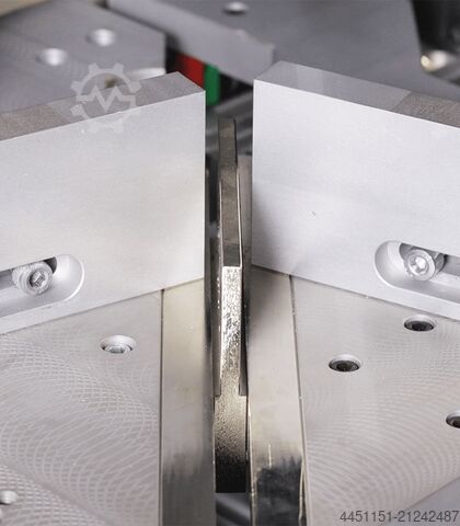 2-head corner welding machine for frames WD 720 2 kops Hoeklasmachine voor ku 