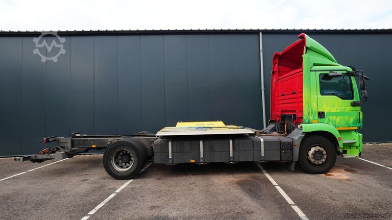 Chassis with cab Emoss 1824 electric chassis truck 188.300km
