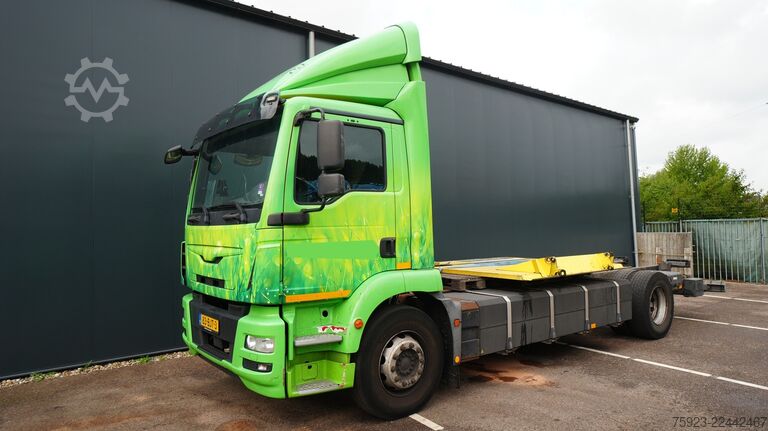Chassis with cab Emoss 1824 electric chassis truck 188.300km