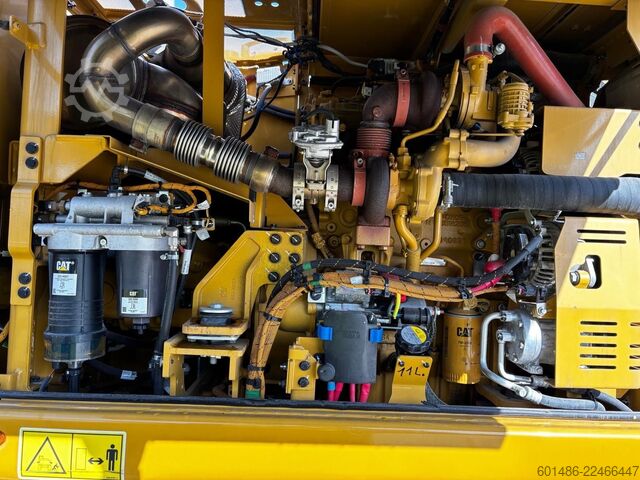 Mobile excavator CATERPILLAR M318-07 Erst 2800 Betriebsstunden