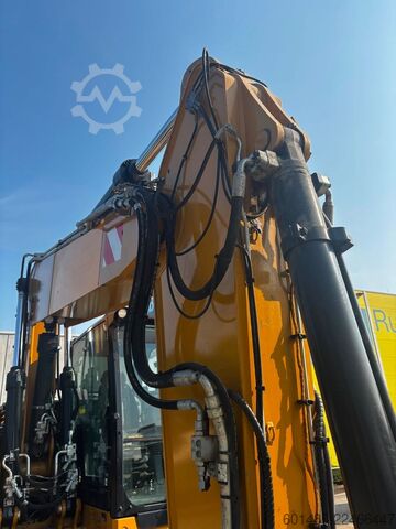 Mobile excavator CATERPILLAR M318-07 Erst 2800 Betriebsstunden