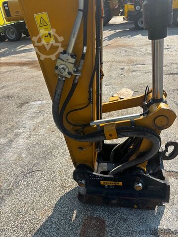 Mobile excavator CATERPILLAR M318-07 Erst 2800 Betriebsstunden