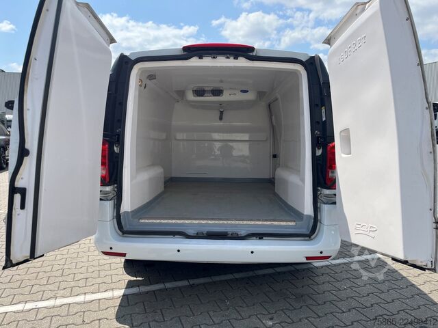 Panel van Mercedes-Benz Vito 116 CDI / L2H1 / Frigo / Gekoelde laadbak