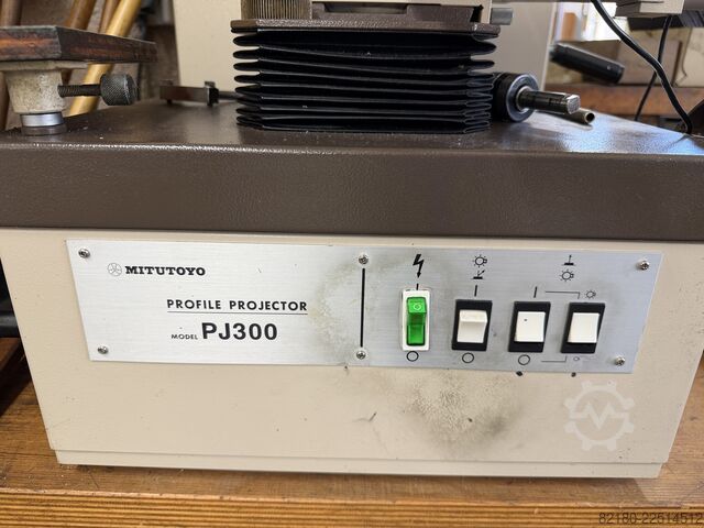 Profile projector Mitutoyo PJ300