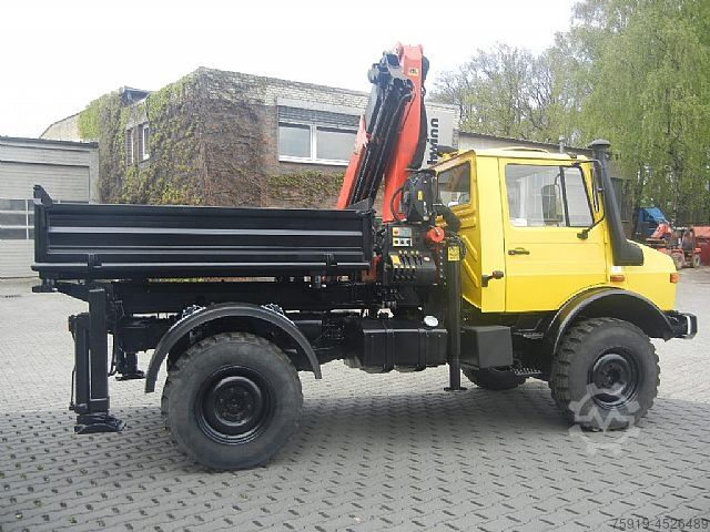 UNIMOG Mercedes-Benz UNIMOG 1300L mit großem Kran + Funkfernsteuerung