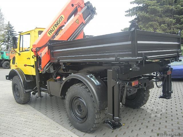 UNIMOG Mercedes-Benz UNIMOG 1300L mit großem Kran + Funkfernsteuerung