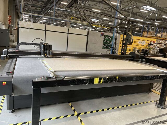Flachbett-Schneideplotter Summa F3232