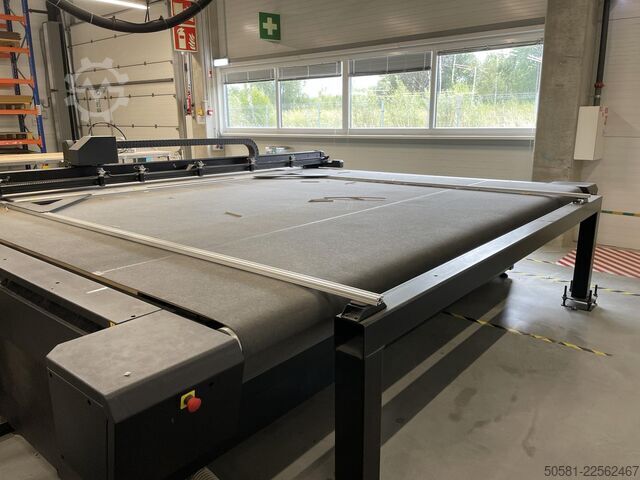 Flachbett-Schneideplotter Summa F3232