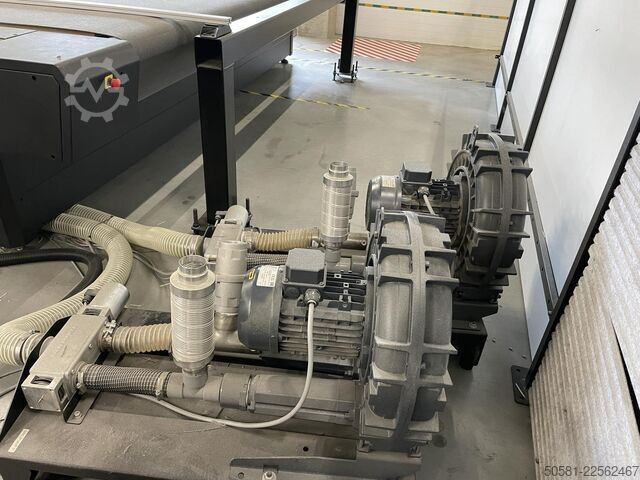 Flachbett-Schneideplotter Summa F3232