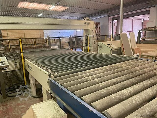 Multi-station automatic unloader Tomassini Genyus Plus