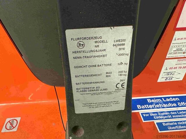 Electric Pallet Truck Toyota LWE 200