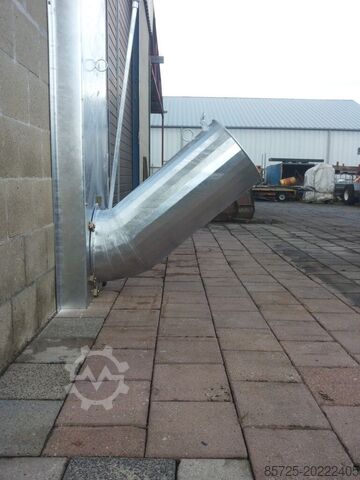 Manure spreader  Stuurbare mixerbuis