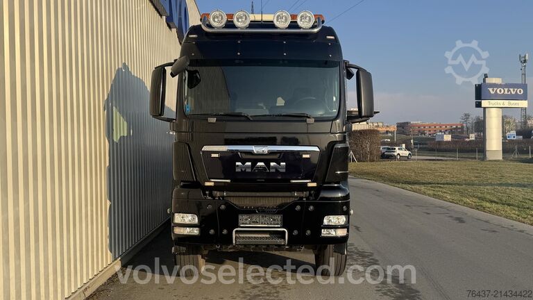 Tipper with crane MAN TGS