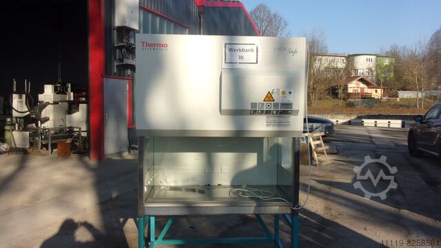 Heraeus KS12 safety cabinet Heraeus HeraSafe KS12