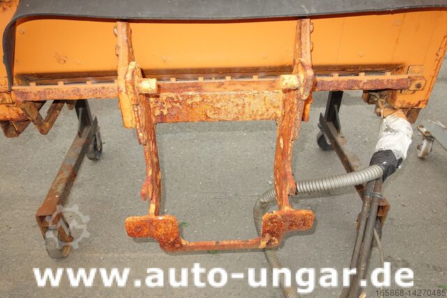 Kehrmaschine/Straßendienst Multicar Kiefer - Bertsche Heckanbaustreuer für Multicar Boki Ladog Hansa Winterdienst