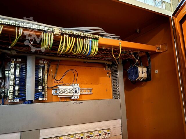 Horizontal-Bearbeitungszentrum HÜLLER HILLE NBH 70