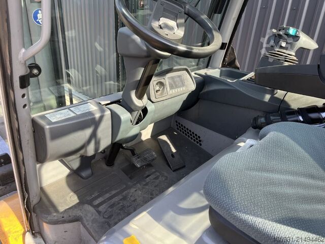 Electric 4-wheel forklift Jungheinrich EFG535