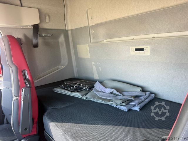 LKW mit Pritsche (offen) VOLVO FH 500 6x2 Container Pritsche Fassi F455 Kran