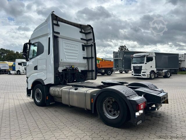Standard tractor unit IVECO S-WAY 490 NAVI 2 Tanks Sehr gepflegt