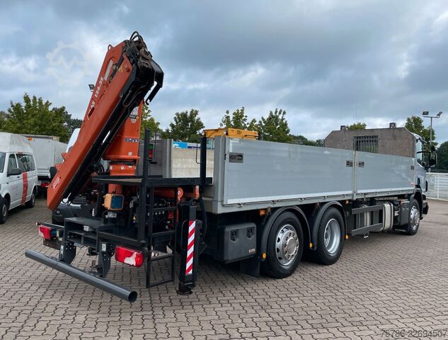 LKW mit Pritsche (offen) SCANIA P 320 BL 7.4m Pritsche/ Atlas 126.3+FB/ 10m=1.4t