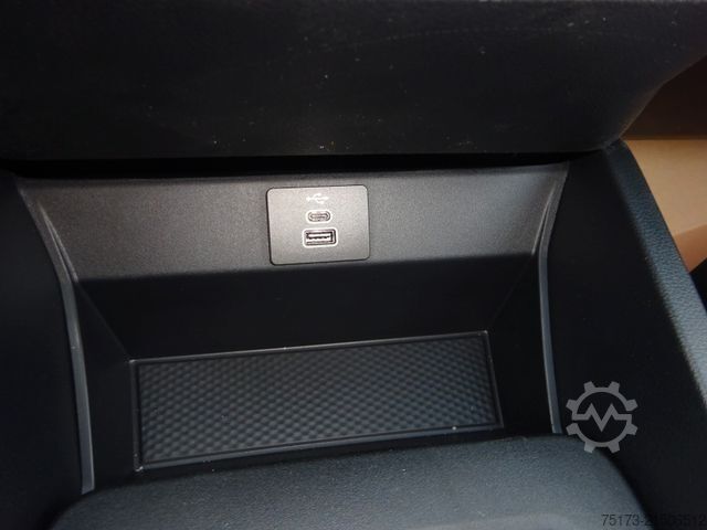 Van FORD Ranger XLT 4x4 DoKa AT Winterd. Streuer Schild