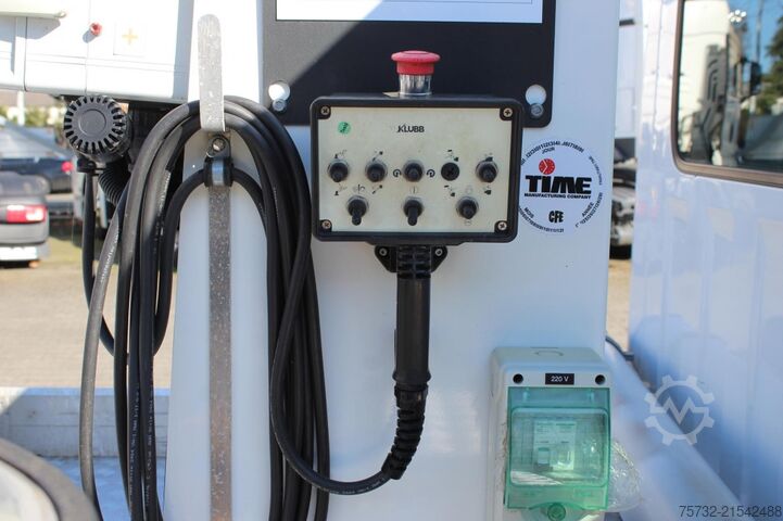 Lkw-Arbeitsbühne Renault Master  Bühne KLUBB 11m   2 Personen Korb 200kg