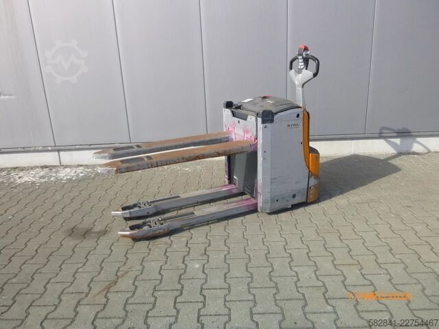 Electric low-lift pallet truck STILL EXU - H 20