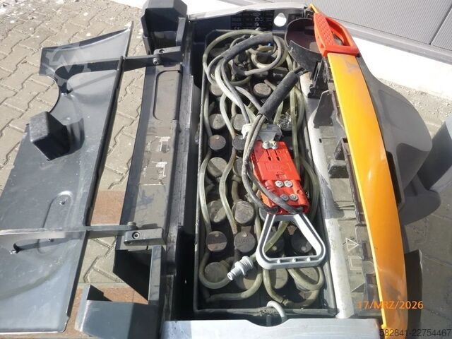 Electric low-lift pallet truck STILL EXU - H 20